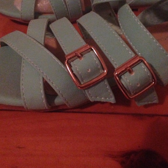 SAndals - Picture 2 of 2