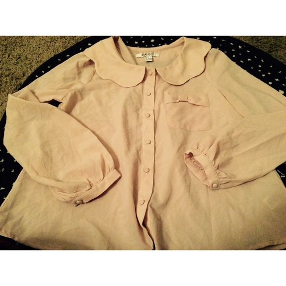 vintage colar button up. light pink.