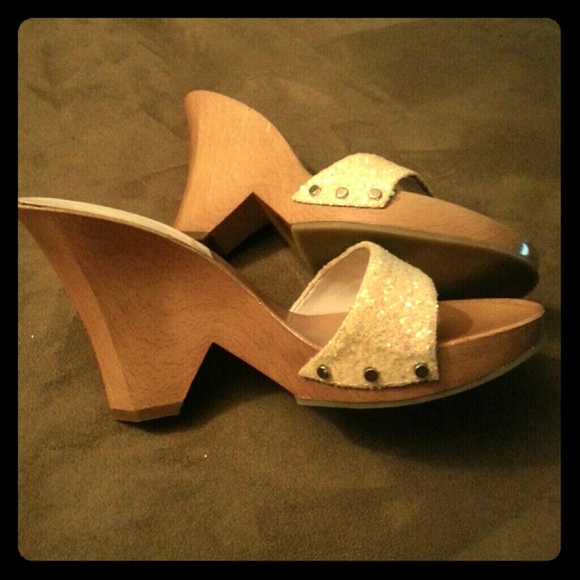 ******sold to a consignment shop*******