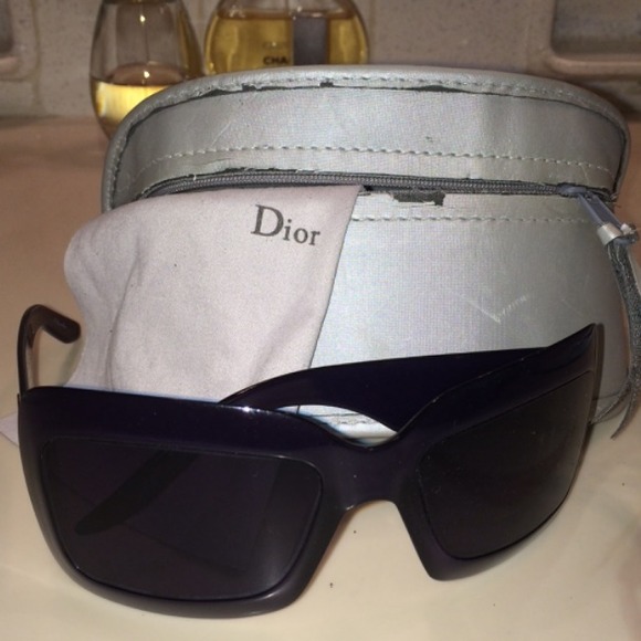 Christian Dior purple frame sunglasses - Picture 3 of 3