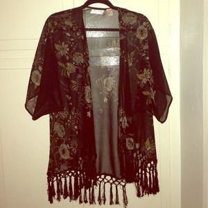 Black flower print kimono