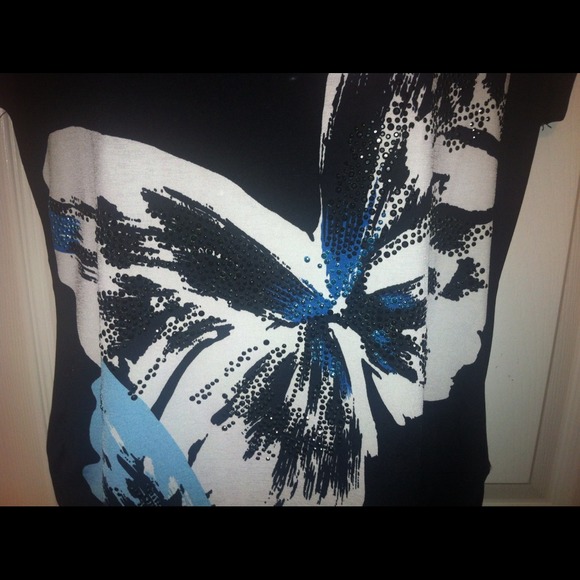 Butterfly Design Ruched Top - Picture 3 of 4