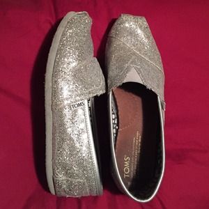 Women's sequence toms