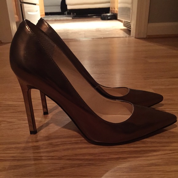 Ivanka Trump metallic pumps