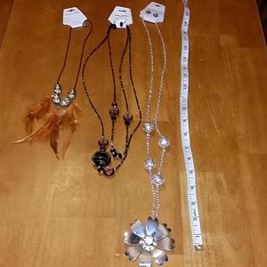 Fashion jewelry: 3-necklace set!