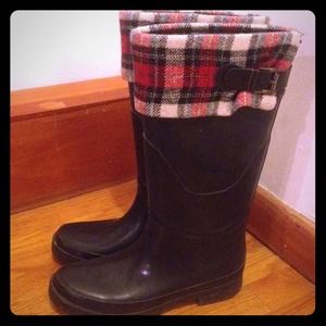 Black Rain Boots With Plaid & Buckle Detail Size 9