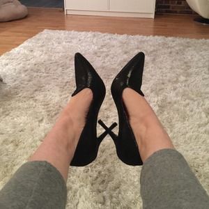 Classic Charles Jourdan leather pumps