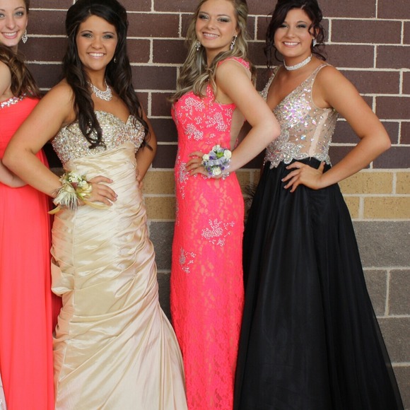 Prom dress! - Picture 2 of 3