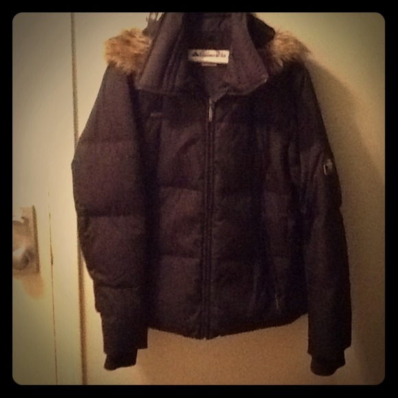 Columbia jacket/Fur Hood/ Read Desription/Fair con