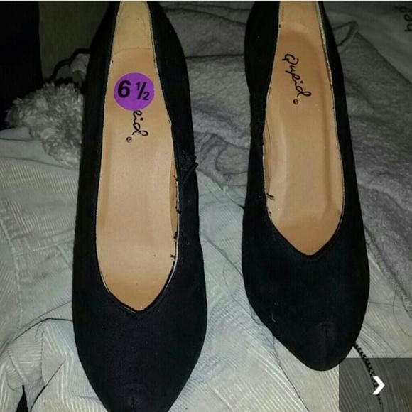 COMFY Black Pumps