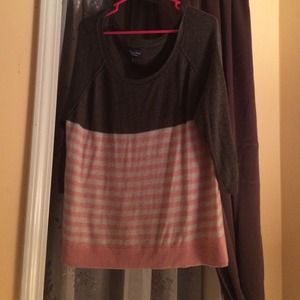Gray pink sweater