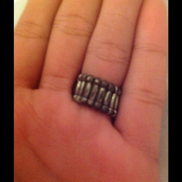 Flower Ring - Picture 2 of 2