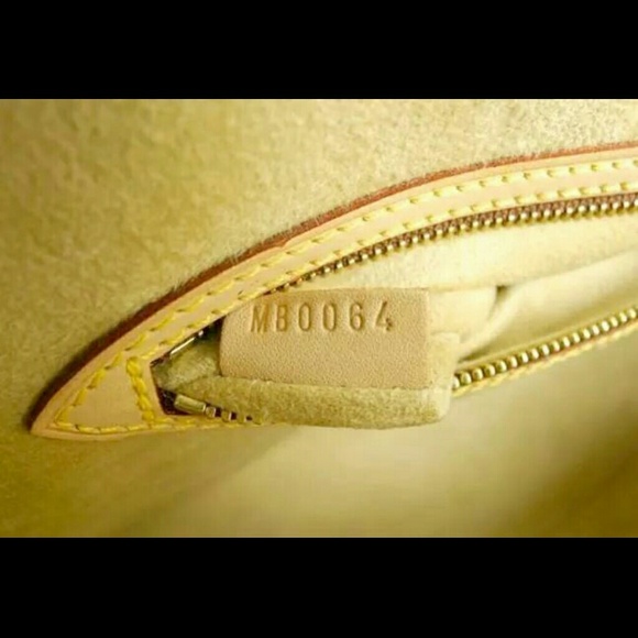 Authentic LV Babylone monogram canvas bag - Picture 2 of 4