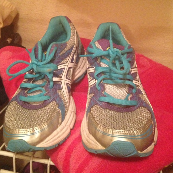 Asics - Picture 2 of 2