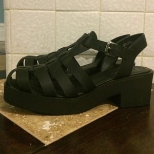 Lillian sandals