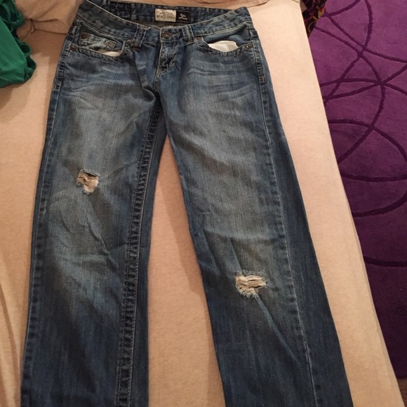 Distressed boyfriend jeans