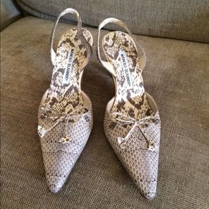 NEW snakeskin Manolo Blahnik mid heels!