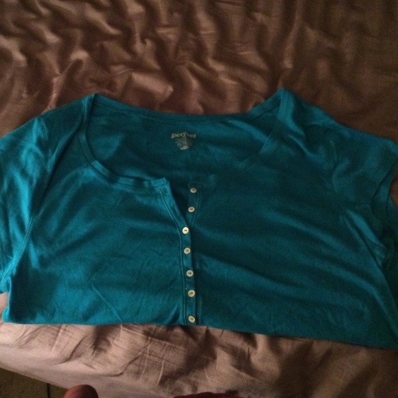 Blue short sleeve top