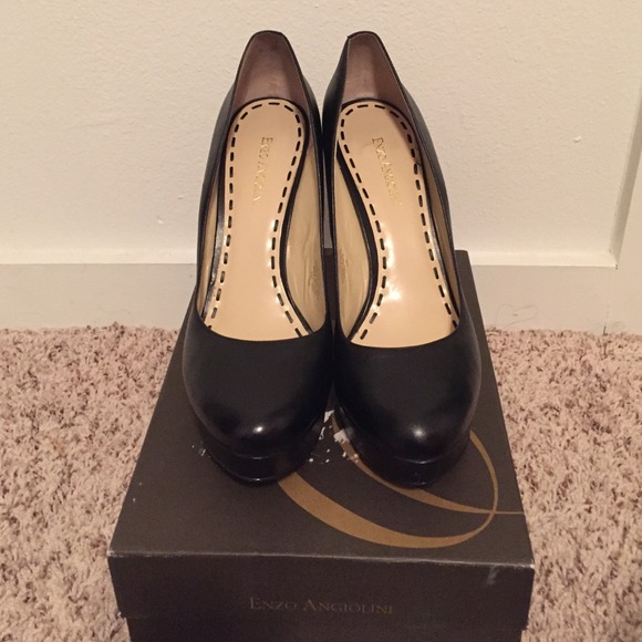 Black Leather Platform Pumps x Enzo Angiolini