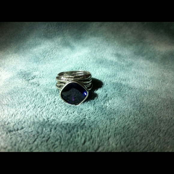 Silpada Gladiator ring with purple stone.  Size 7.