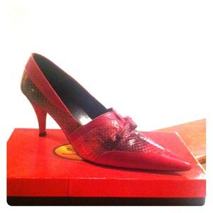 J.Renee red and black pump