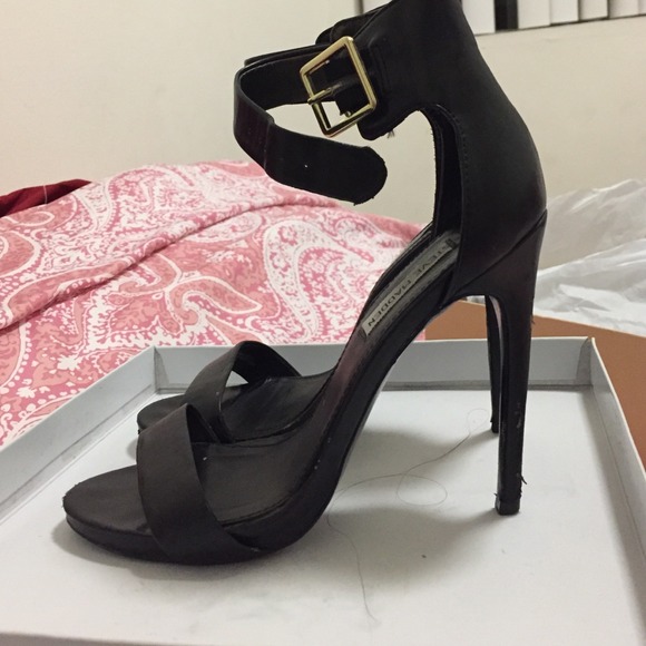 STEVE MADDEN SANDAL