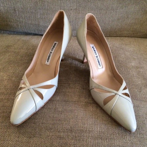 NEW grey patent Manolo Blahnik mid heel!!