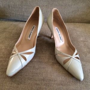 NEW grey patent Manolo Blahnik mid heel!!