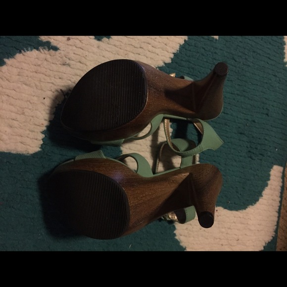 Sandals - Picture 2 of 2