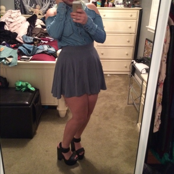 Gray cotton circle skirt.