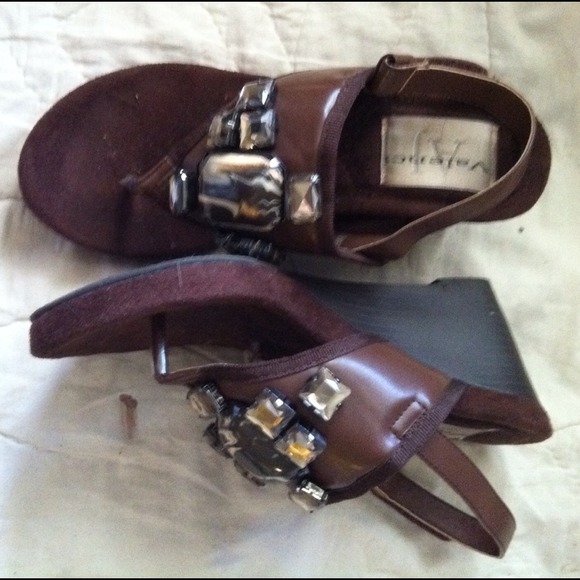 A J VALENCI BROWN LEATHER JEWELED STRAPPY SANDALS - Picture 2 of 4