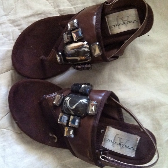 A J VALENCI BROWN LEATHER JEWELED STRAPPY SANDALS - Picture 4 of 4