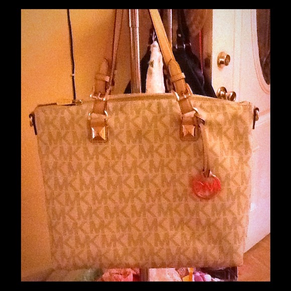 100 authentic Michael kors bag