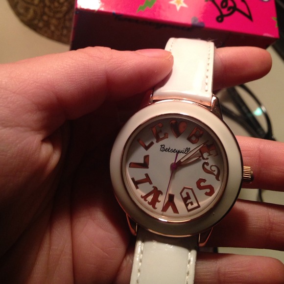 Watch - Picture 2 of 4