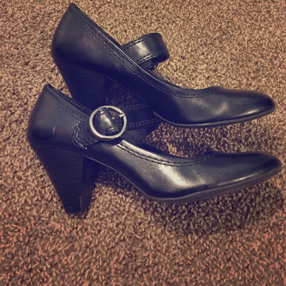 Cute & comfy work heels!