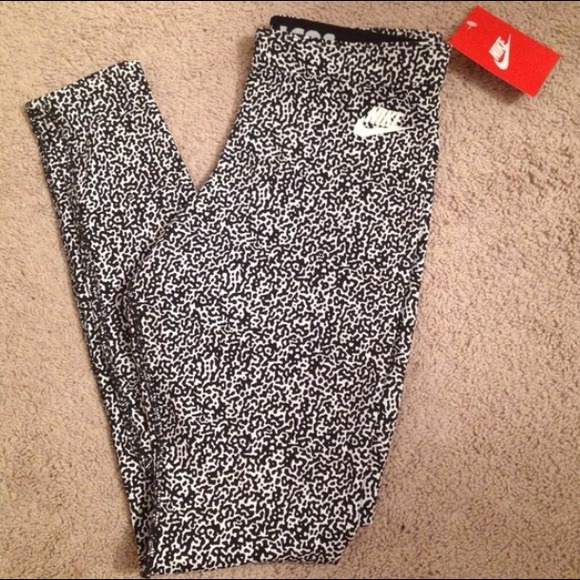 Nike Pants - Nike Print logo leggings