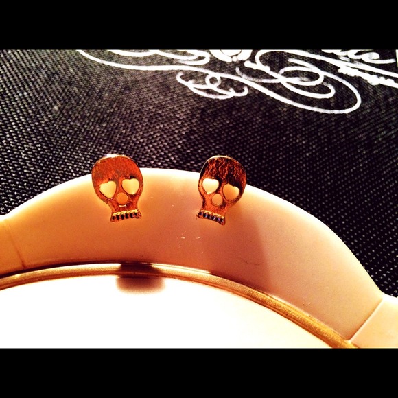 Earrings - Picture 3 of 3