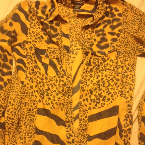 REDUCED PRICE animal pattern button up