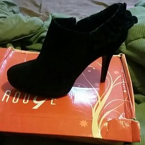 Black bootie