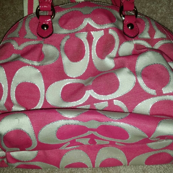 Coach authentic no trade - Picture 2 of 4