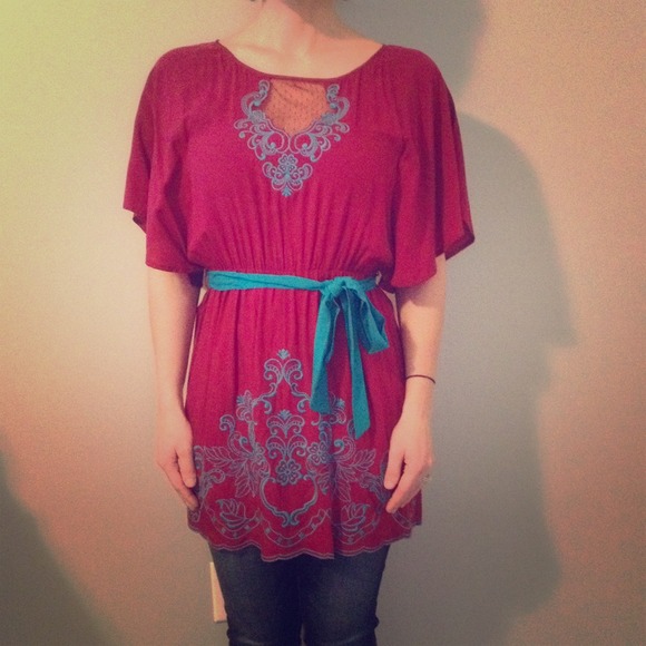 Boutique tunic with tags! Never Worn! Size Medium