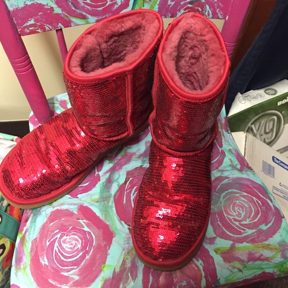 Sparkly red uggs
