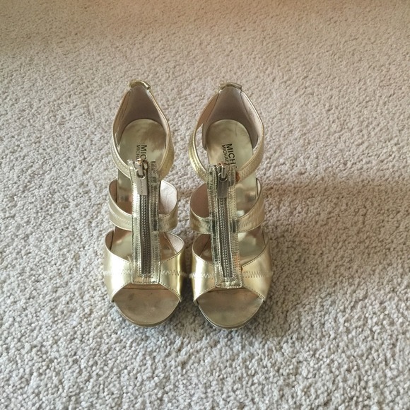 Michael Kors Shoes - Michael Kors gold heels size 7