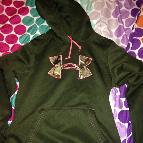 Under armour sweatshirt