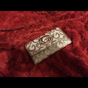NWOT Guess wallet
