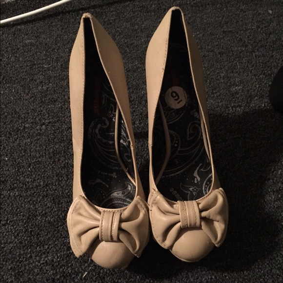 Dollhouse size 9 shoes