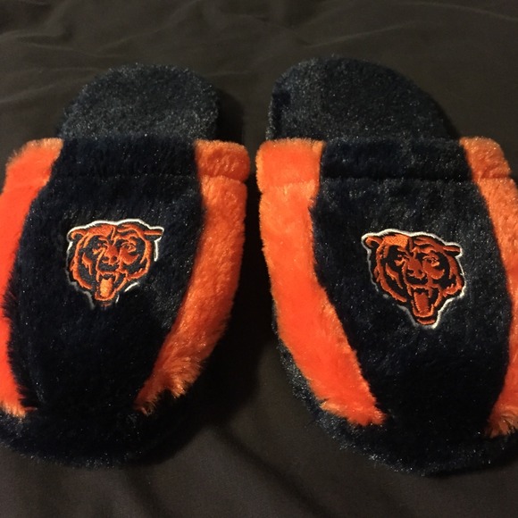 Forever collectables Other - Fuzzy bears slippers never worn
