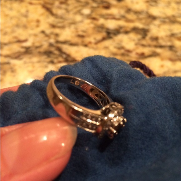 Size 7 Gordon's Champagne Diamond Love ring. - Picture 4 of 5