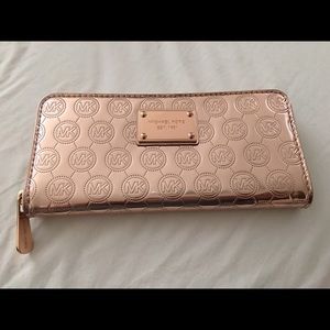 Authentic Michael Kors Wallet.