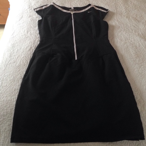 Nike Golf Tour Premium Dri Fit Dress Size 8